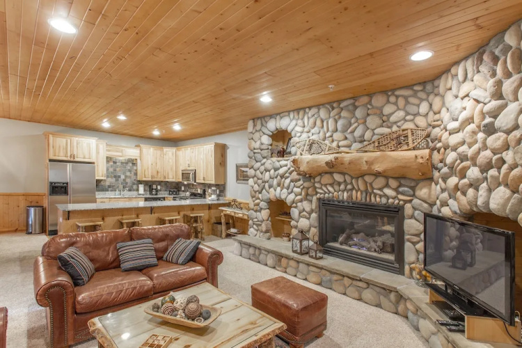 Timberwolf Lodge #3D by BlueSwell
