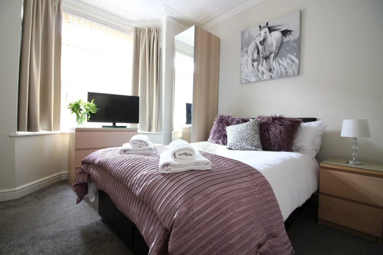 Diamond - Beechfield House Suite 1