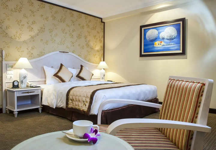 Chalcedony Grand Hotel