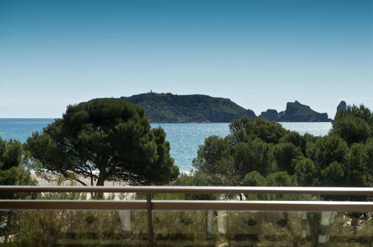 Apartamentos Salles Beach