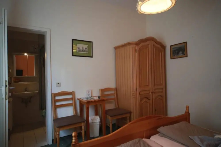 Gaststätte & Pension Lichtenhainer Wasserfall