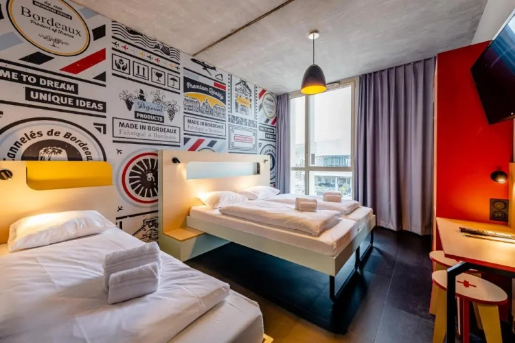 Standard Triple room