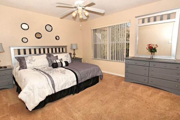 Regal Palms 4 bed / 3 bath townhome