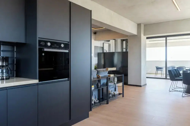 The Penthouse - 3BR Seaview in Larnaca