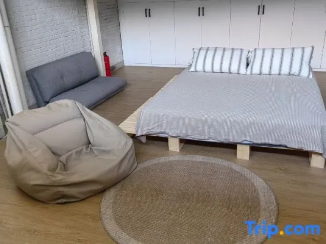 3 Bedrooms Suite with courtyard view