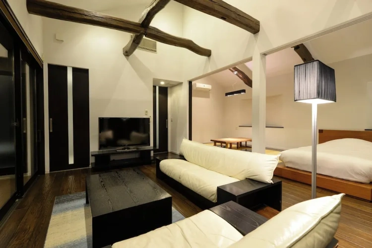 Standard Twin room with balcony