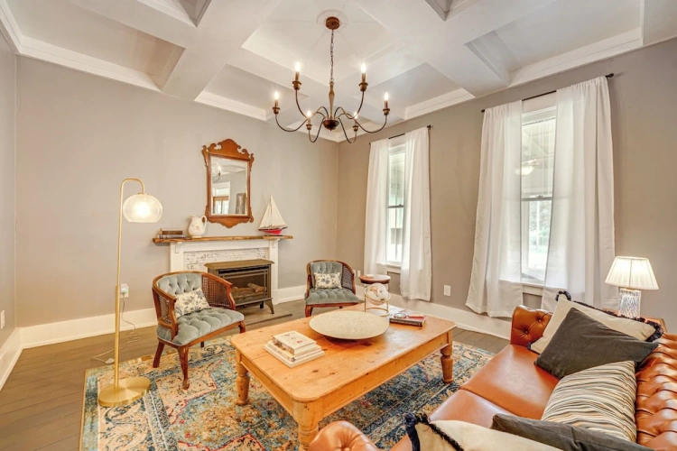 4 Bedrooms Cottage