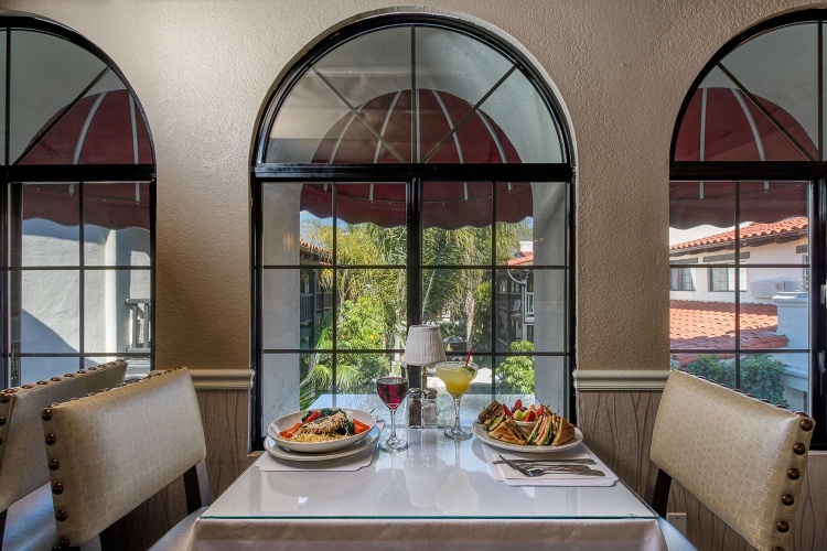 Best Western Plus Carpinteria Inn photo 9
