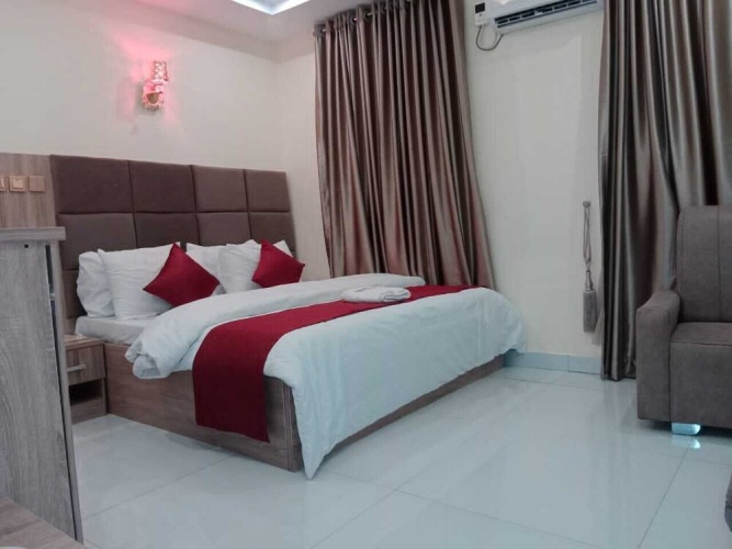 Deluxe Suite