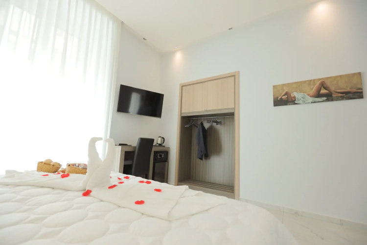 Garibaldi Suite