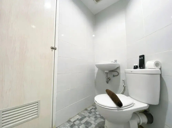 Minimalistic and Cozy Studio Amartha View Apartment