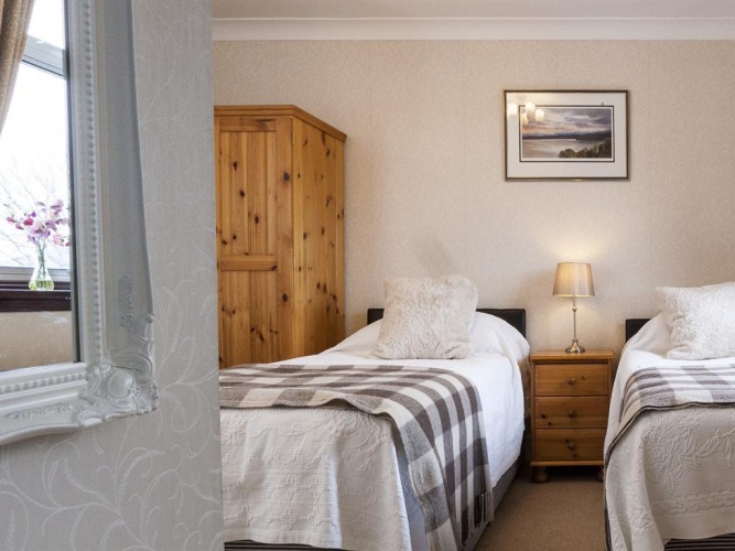 Standard Twin room with sea view
