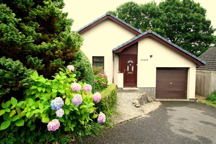 3 Bedrooms Cottage