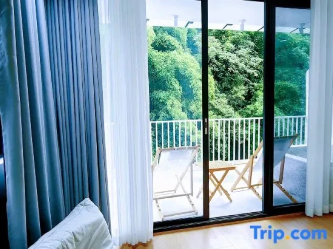 Standard Twin Family room with river view