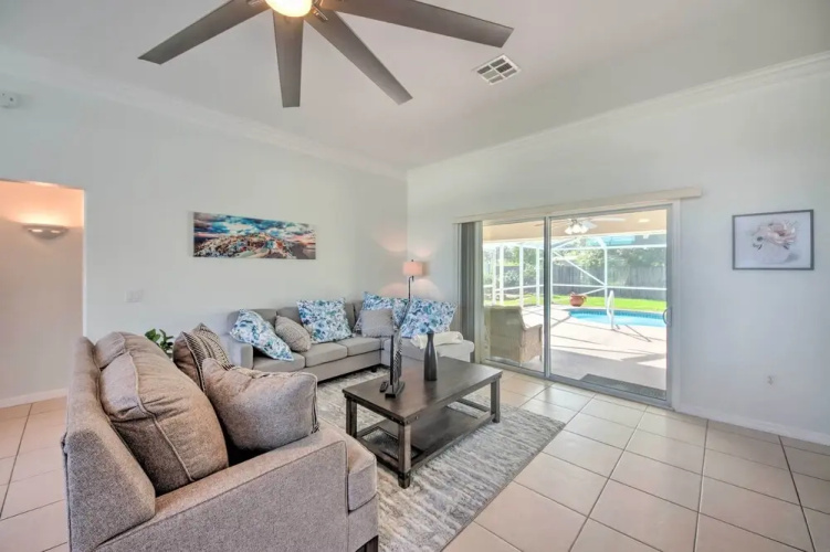 Pool & Fenced Yard: Sebring Retreat