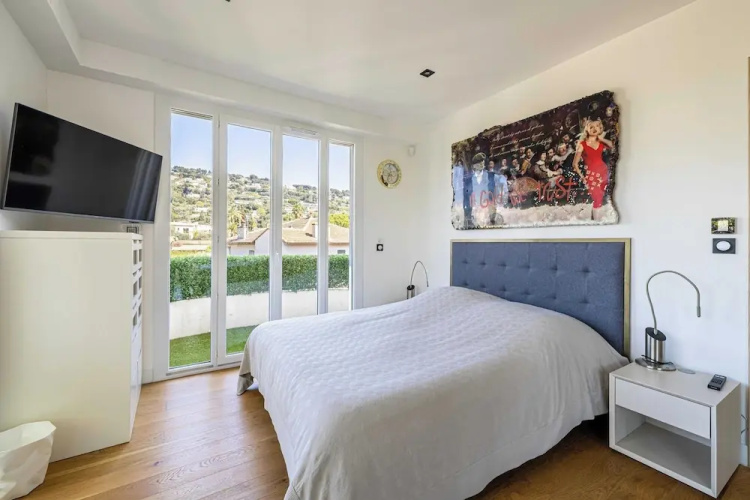 Modern Flat With sea View - AC- 2br- 4P - Cannes
