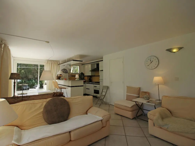 Charming holiday home, on a secured private domain with large swimming pool