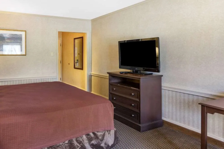 The Riverstone Inn