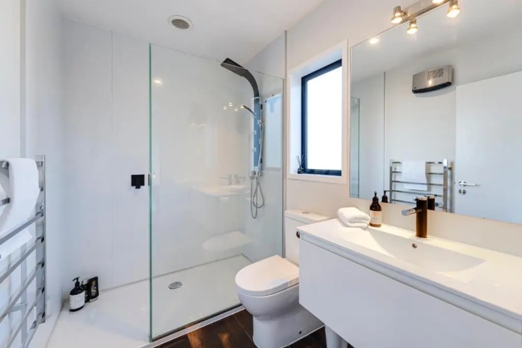 3 Bedrooms Cottage