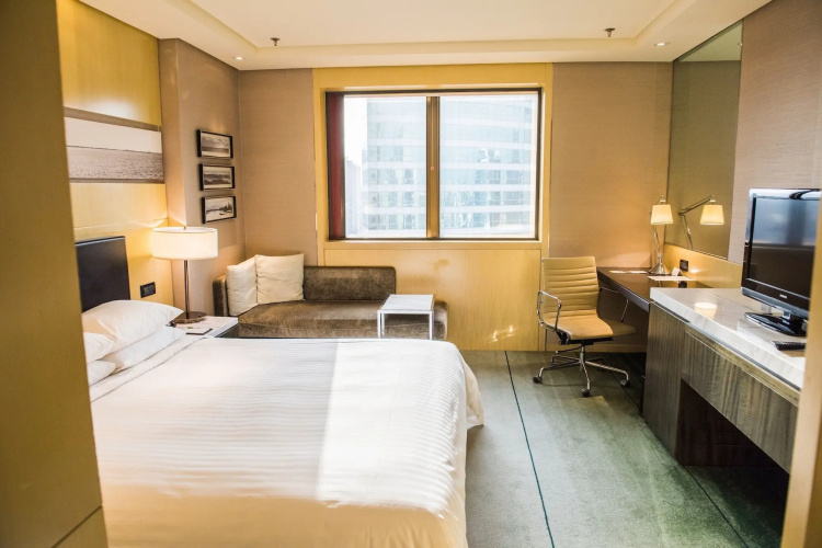 Shanghai Qilu Hotel