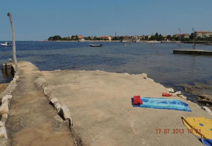 Apartments Niv - 30 m from beach