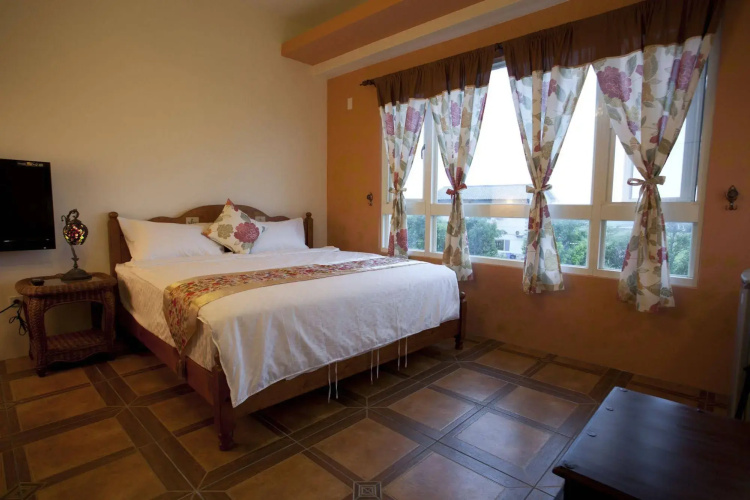 Cloudenjoy B & B