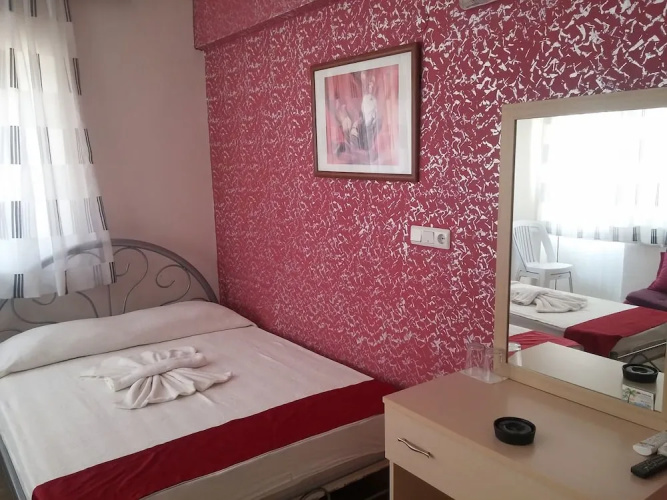 Uc Mevsim Otel