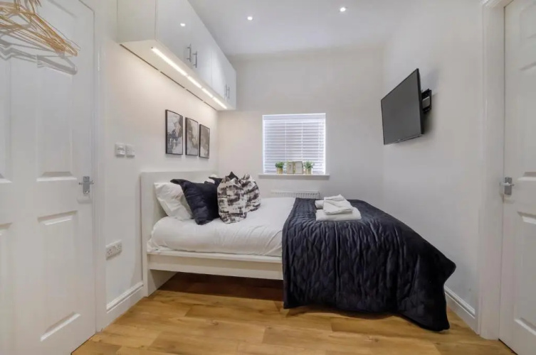 Henry Court Apartment 2