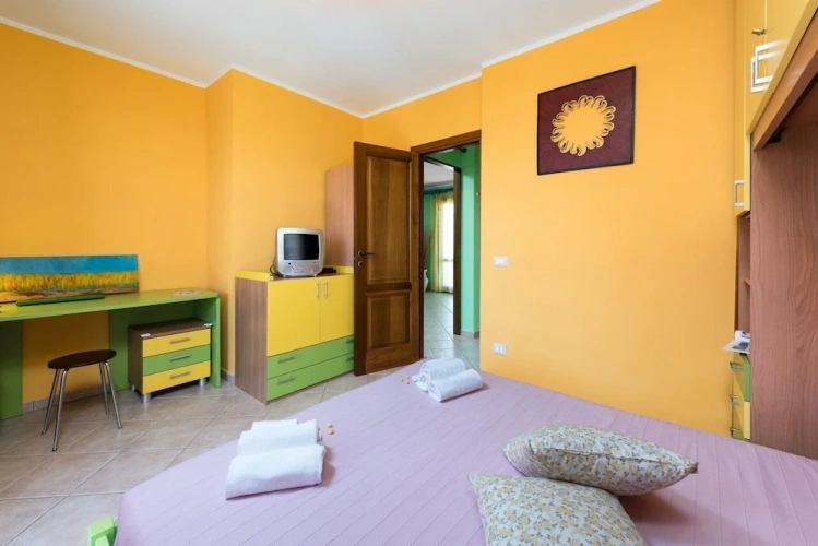 2 Bedrooms Apartment