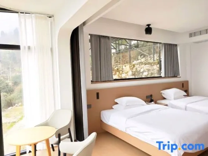 Standard Twin room with river view