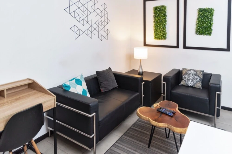 2 Bedrooms Apartment