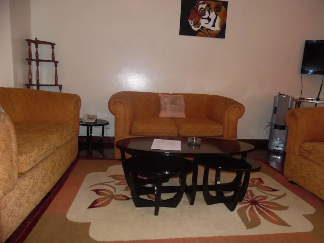 Samra Court