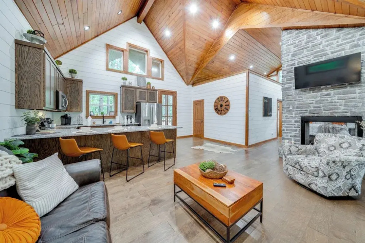 Fire Pit & Hot Tub: Couples Retreat in Broken Bow