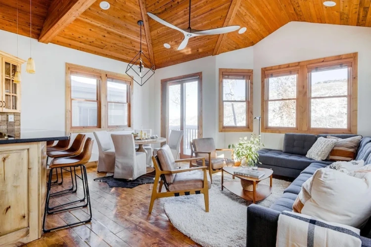 3 Bedrooms Cottage with balcony