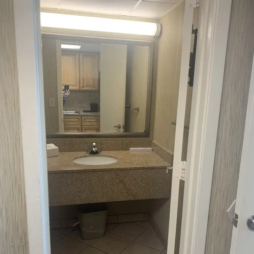 1 Bedroom Standard Family room with balcony and beachfront