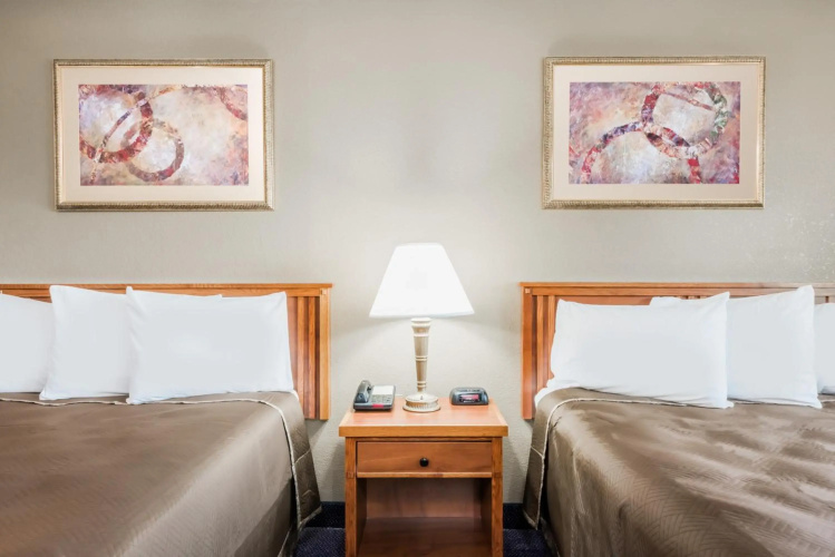 Red Carpet Inn