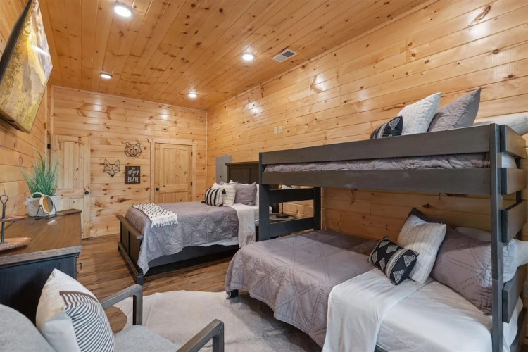 Chasing The Son Cabin 3 Bedroom Cabin by RedAwning