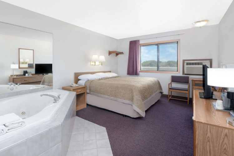 Super 8 By Wyndham Murdo