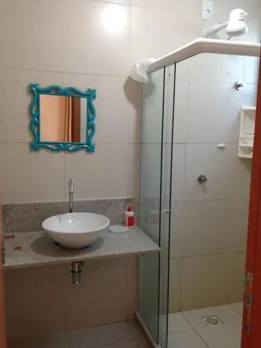 3 Suítes, praia e piscina