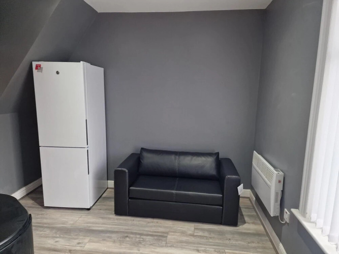 Impeccable 3-bed Apartment in Bradford to Explore