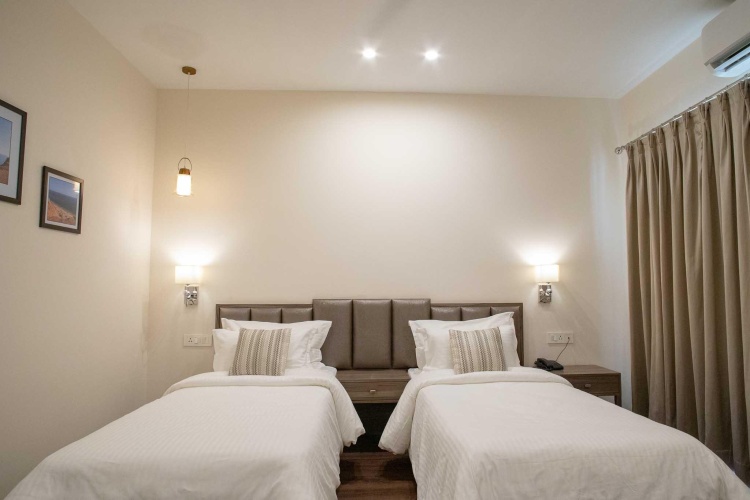 Standard Twin room