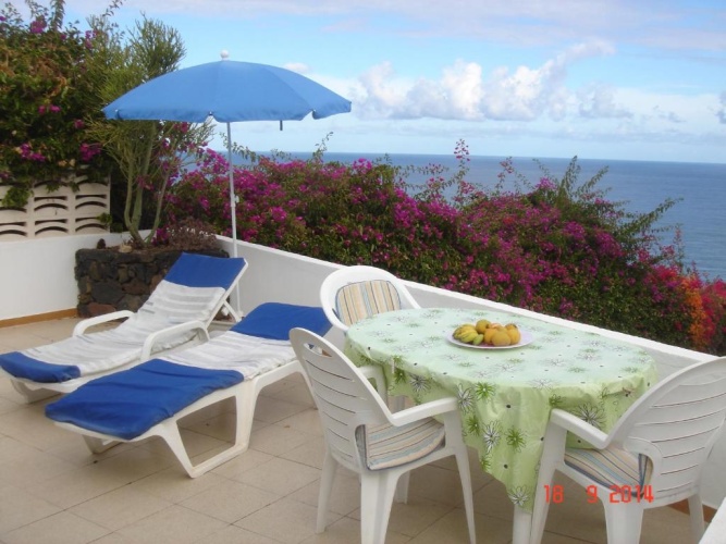 Apartment with sea view