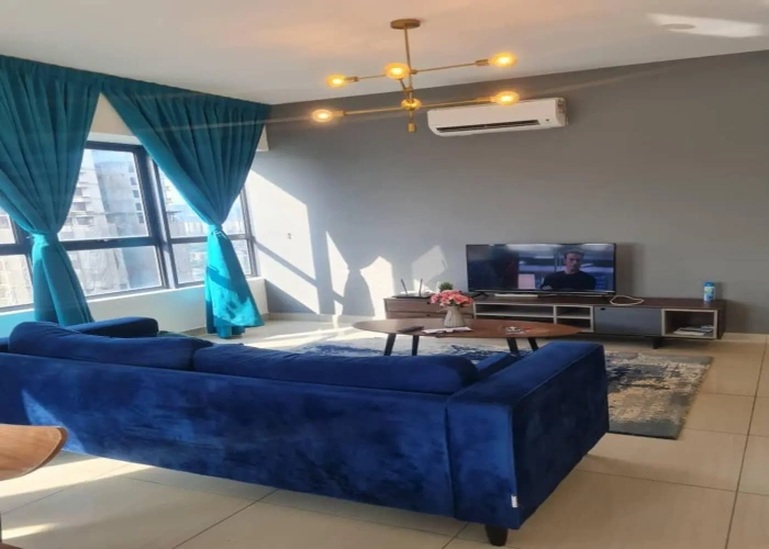 3 Bedrooms Apartment