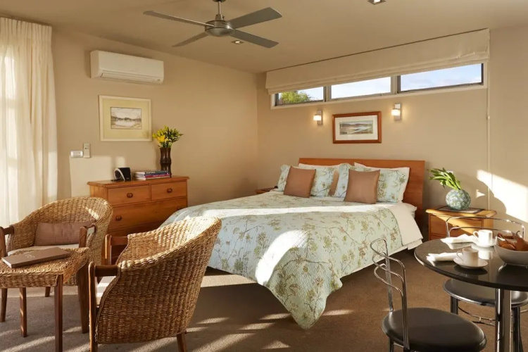 Almyra Waterfront Accommodation