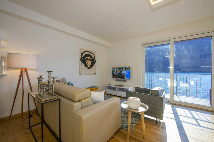 Blue View Lugano Lake – Waterfront Cocoon