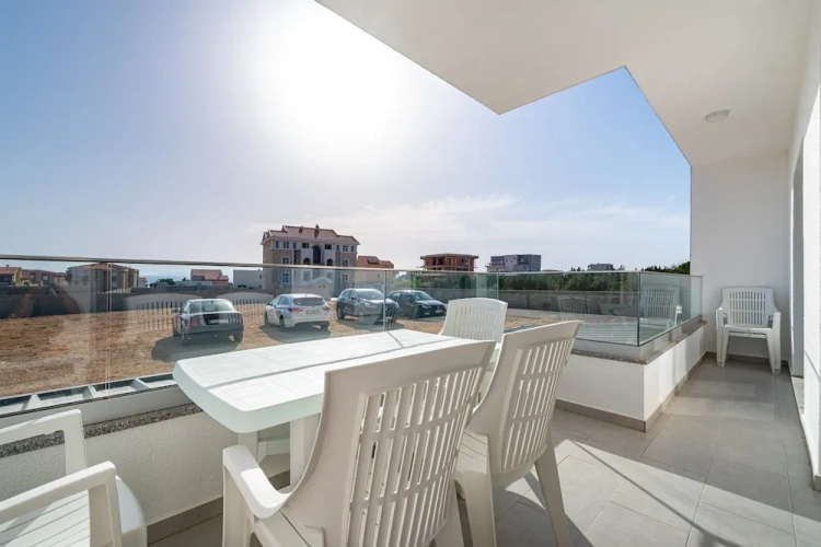 1 Bedroom Apartment with balcony and with city view