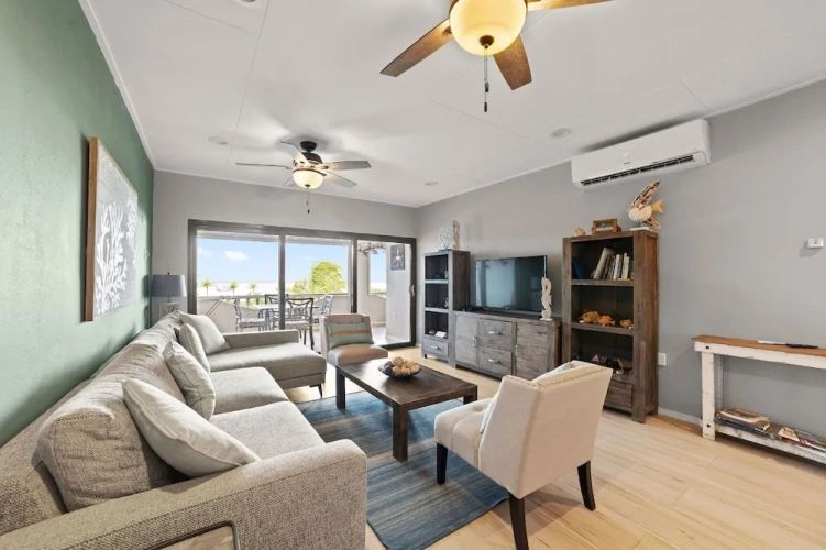 2 Bedrooms Apartment with ocean view