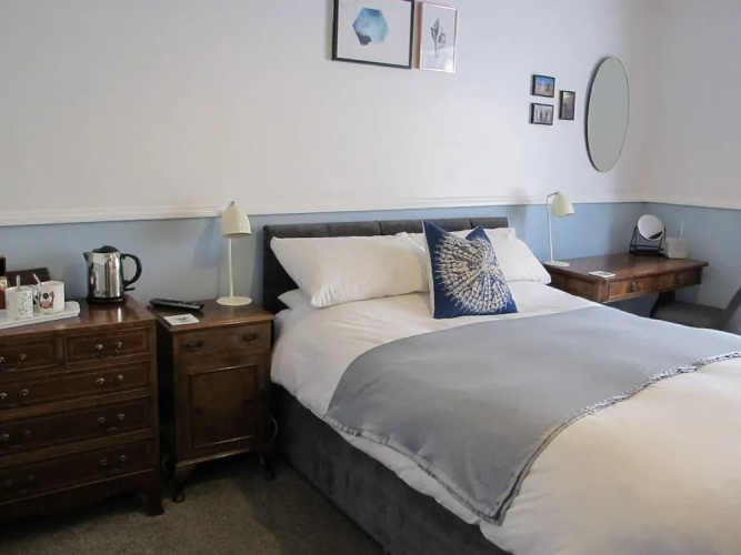 Stone's Throw Guesthouse