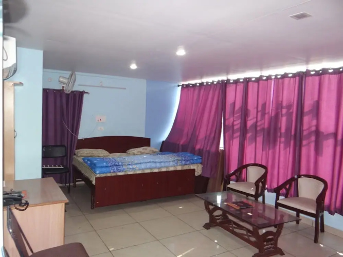 Hotel Paras Una