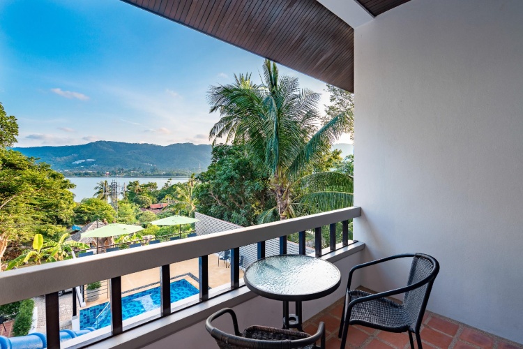 2 Bedrooms Apartment with lake view